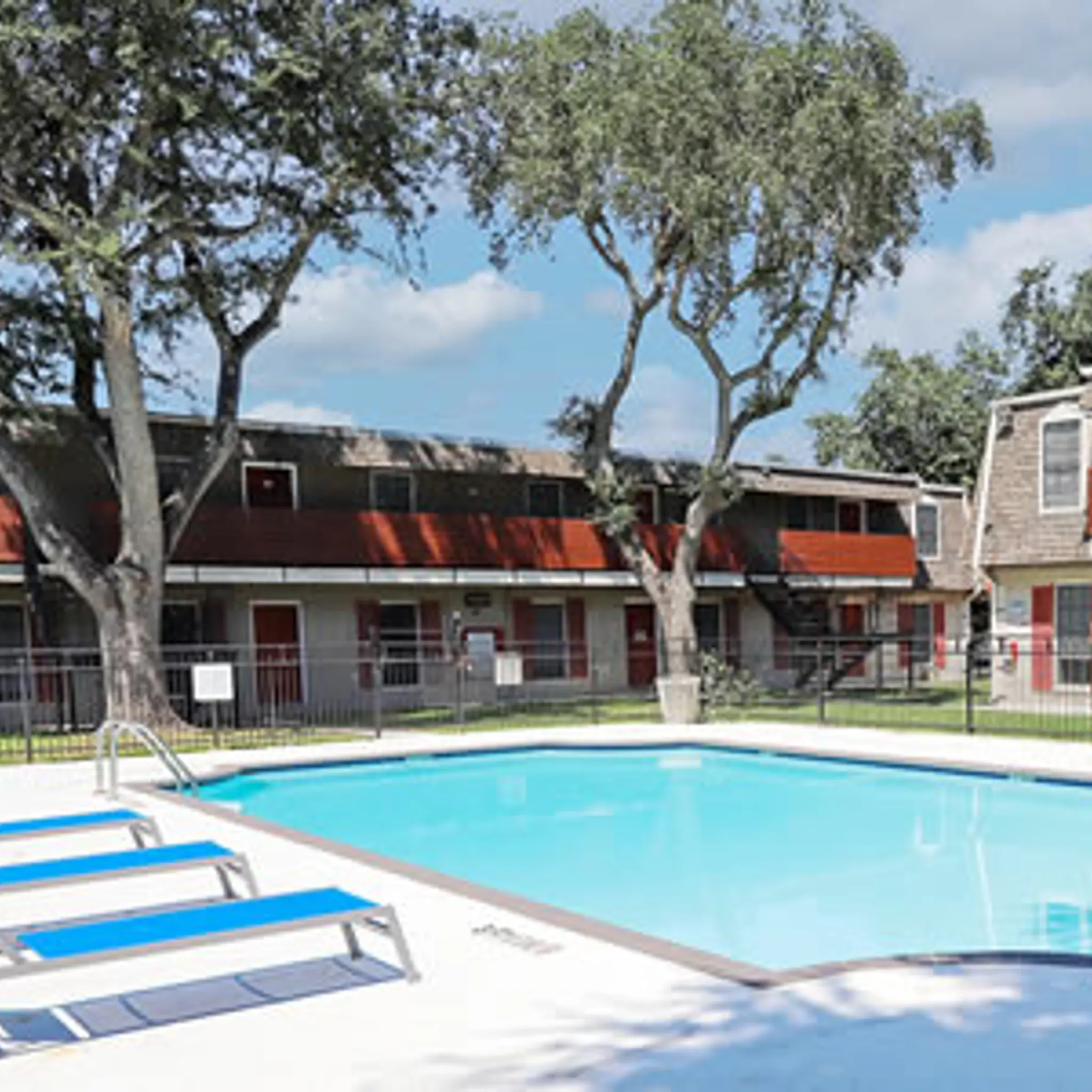 Luxury Apartments at Riviera at Clear Lake | Pet-Friendly & Modern 1-3 ...